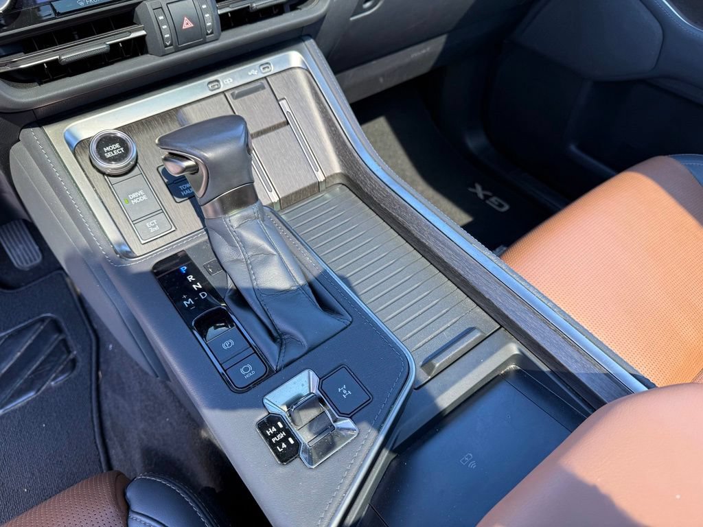 Used 2024 Lexus GX 550 w/ Accessory Package (Z1) AWD/4WD image 13