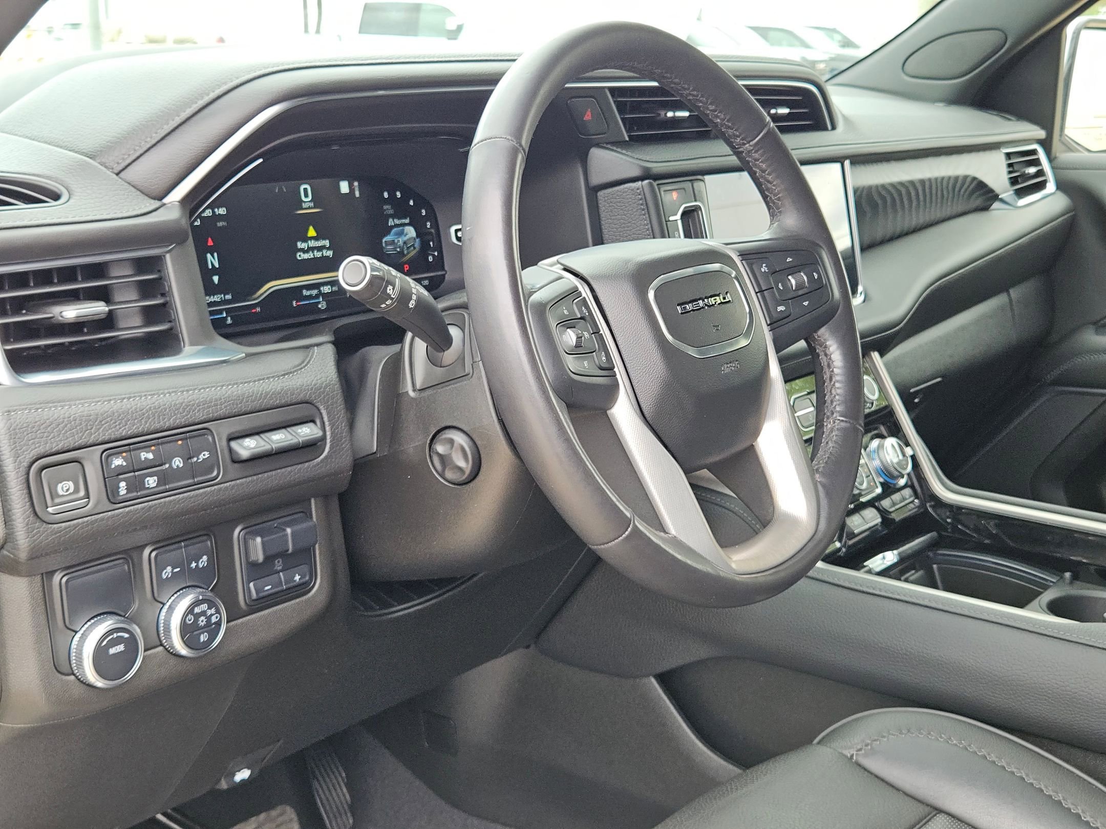 Certified 2022 GMC Yukon XL Denali w/ Denali Premium Package image 10