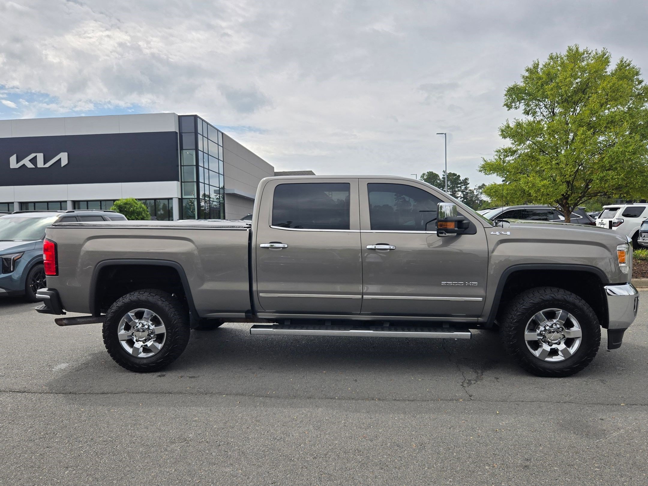 Used 2017 GMC Sierra 2500 SLT image 8