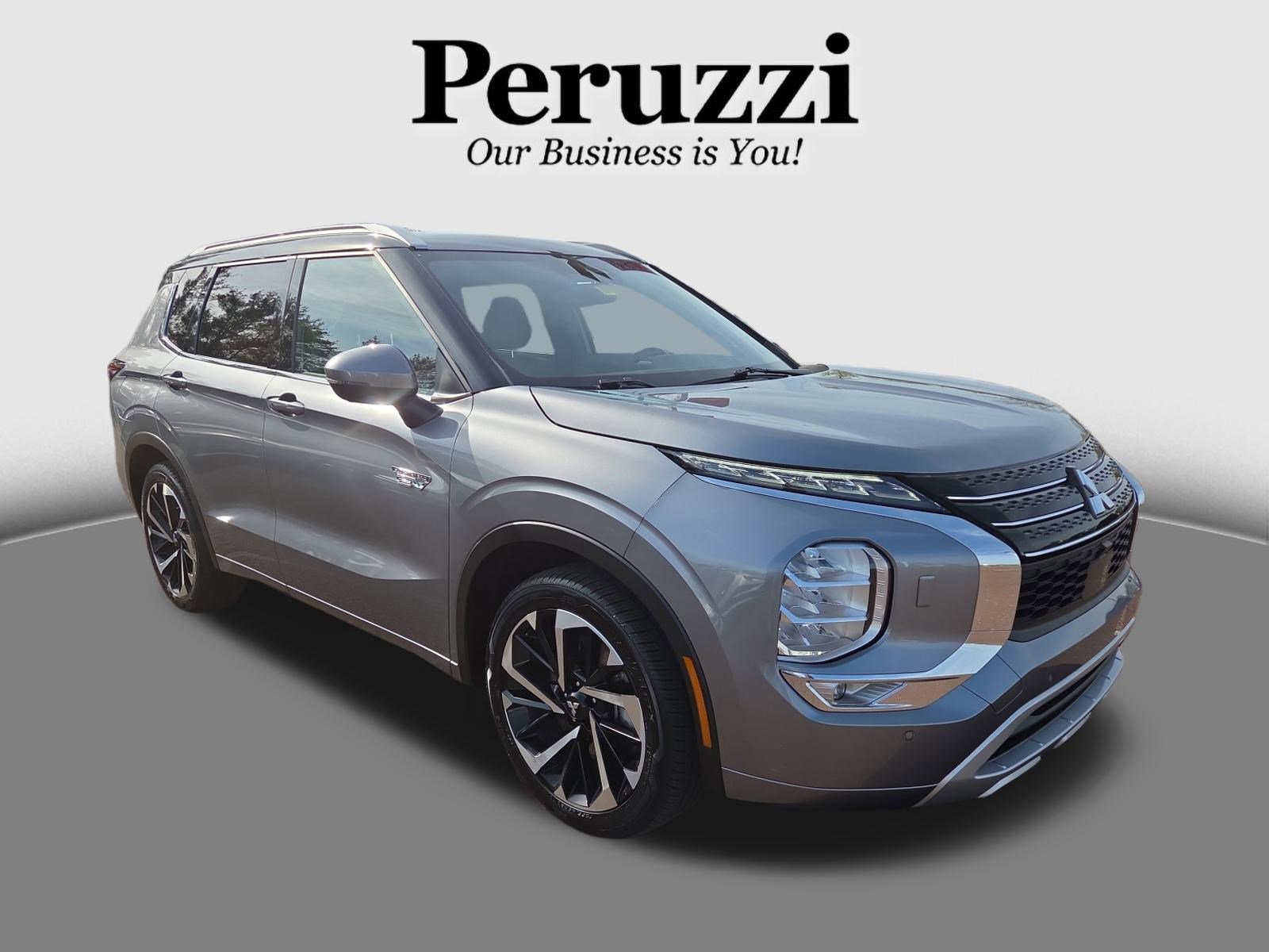 Used 2023 Mitsubishi Outlander SEL image 1