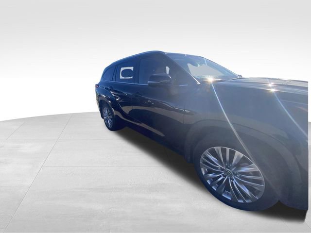 Used 2023 Toyota Highlander Platinum image 14