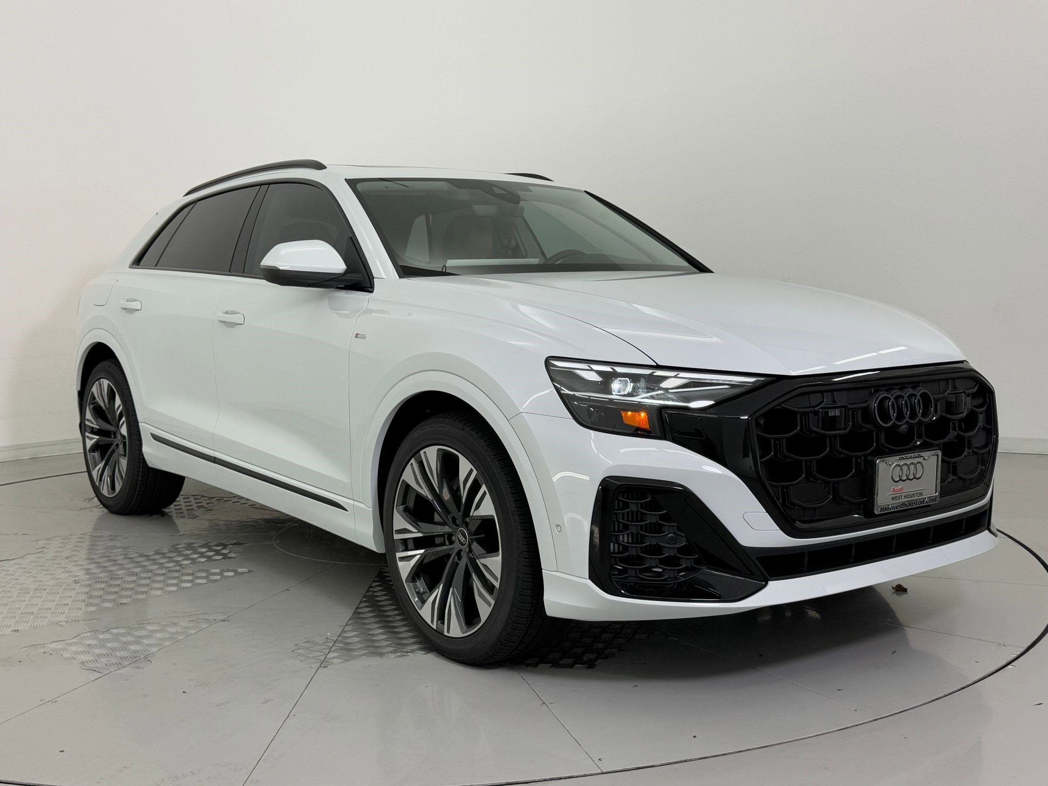 New 2026 Audi Q8 Premium Plus image 7