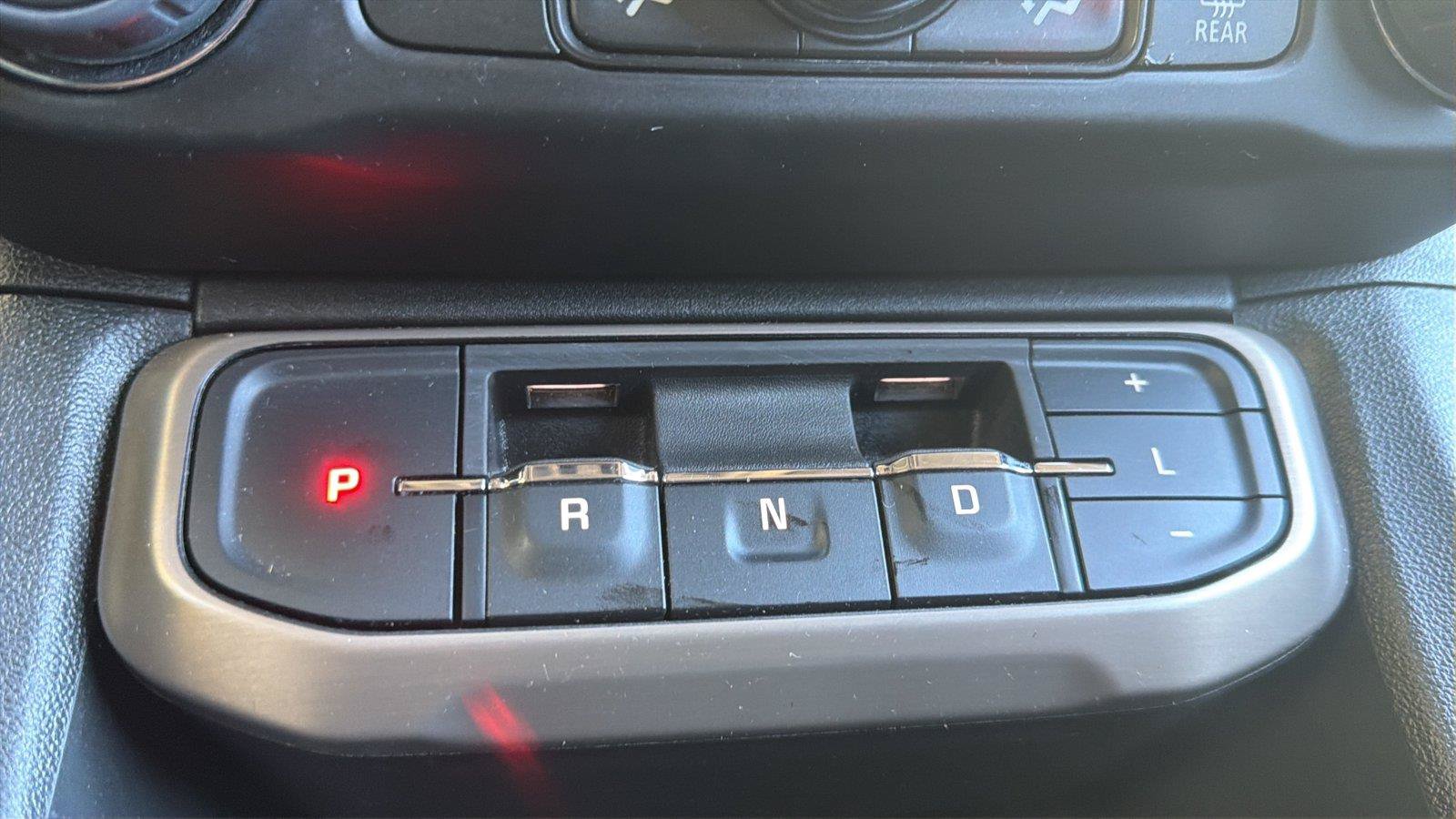 Used 2023 GMC Acadia Denali w/ Trailering Package AWD/4WD image 19