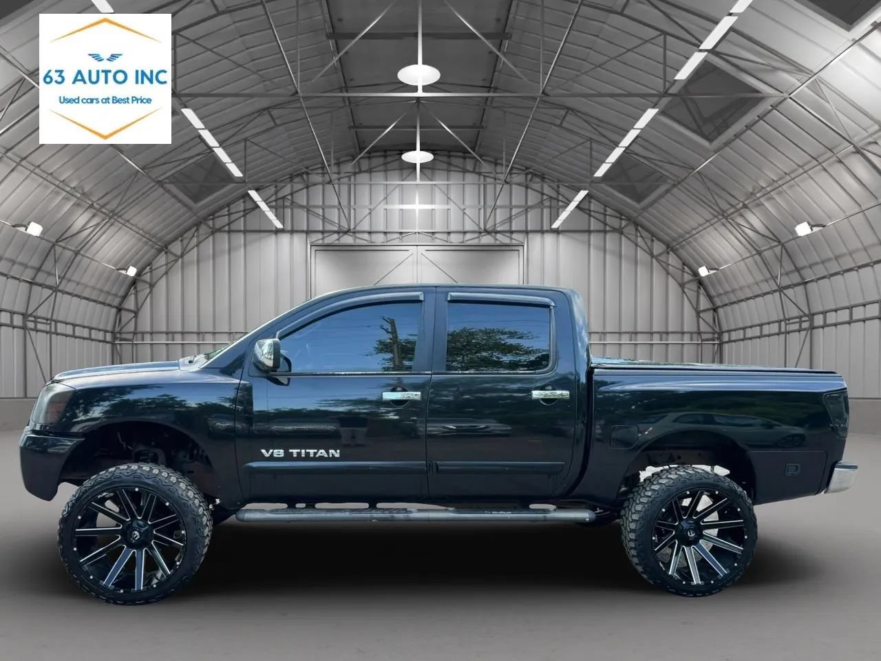 Used 2005 Nissan Titan LE AWD/4WD image 2