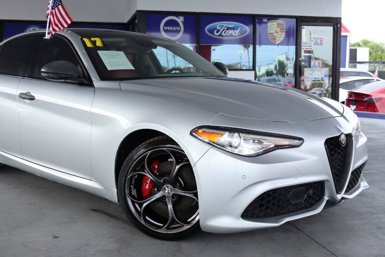 Used 2017 Alfa Romeo Giulia Ti w/ TI 19" Sport Package AWD/4WD image 2