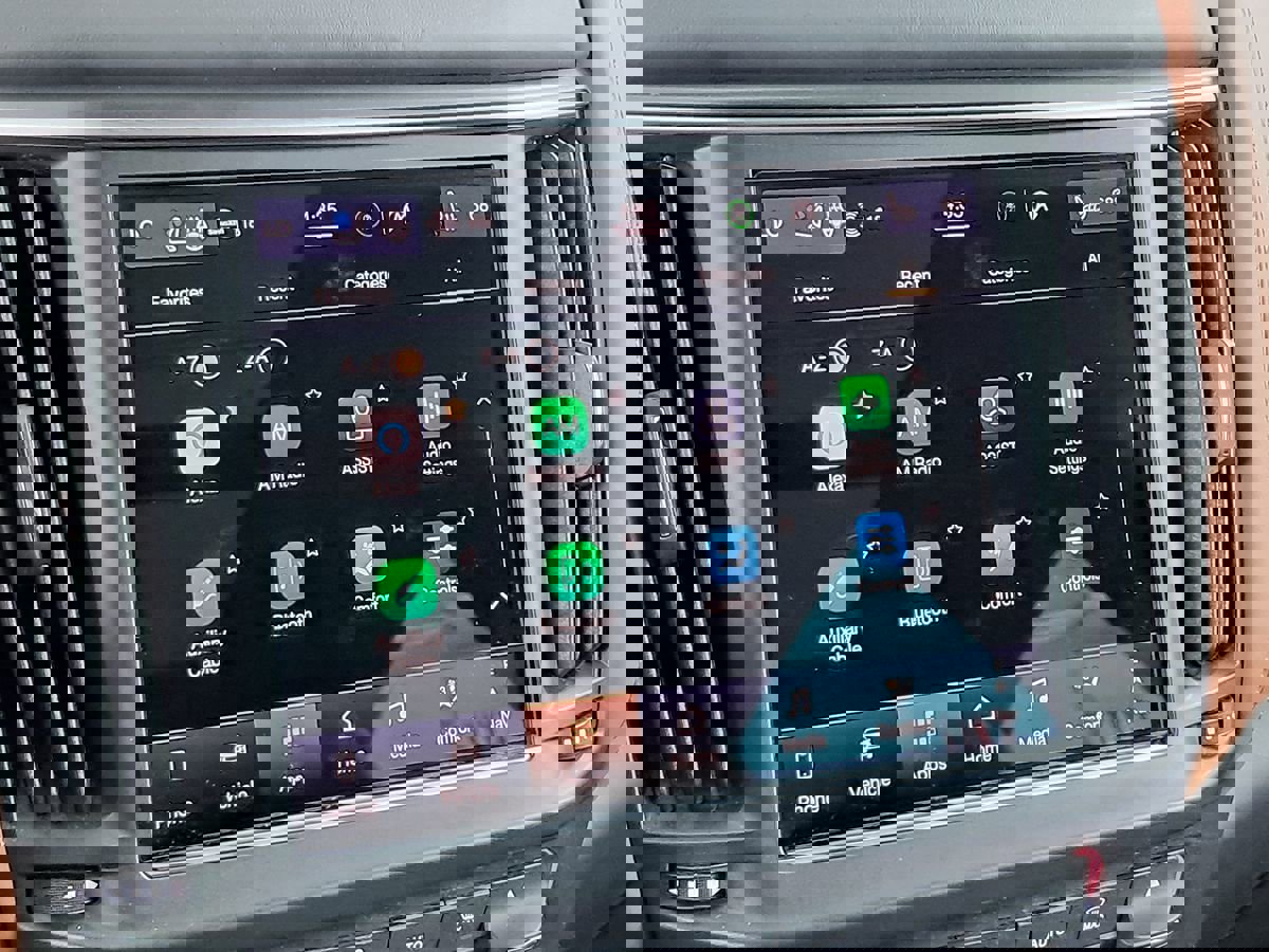 Used 2021 Maserati Levante S GranSport image 38