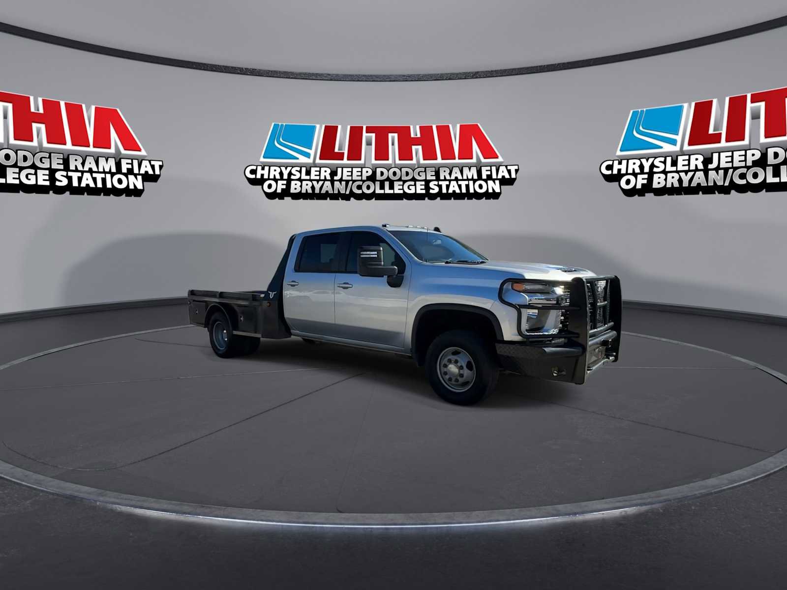 Used 2022 Chevrolet Silverado 3500 LT w/ Convenience Package image 2