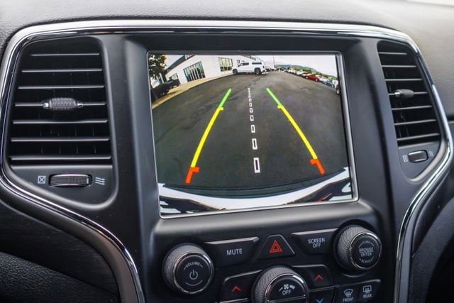 Used 2018 Jeep Grand Cherokee Altitude AWD/4WD image 9
