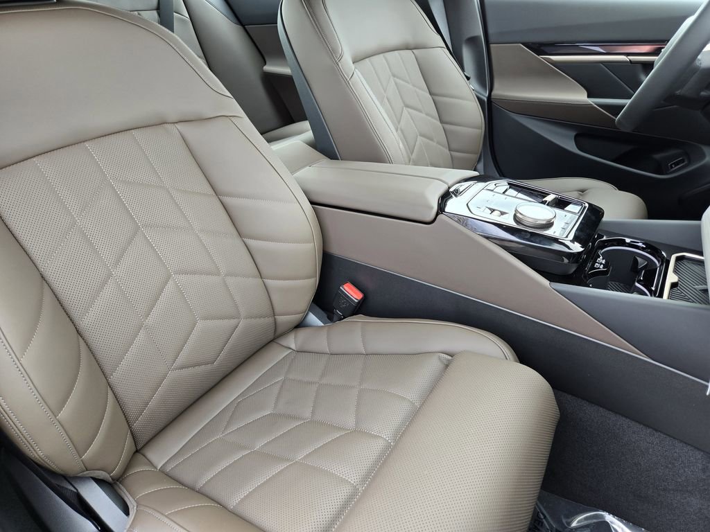 New 2026 BMW i5 eDrive40 w/ Premium Package AWD/4WD image 16