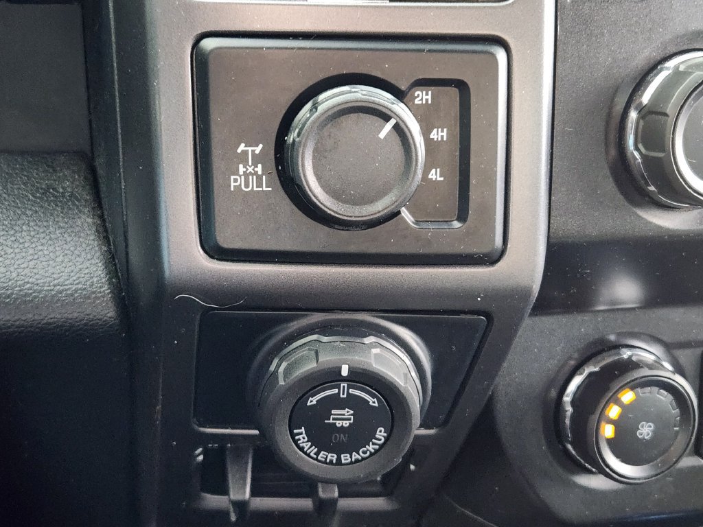 Used 2019 Ford F150 XLT w/ Equipment Group 302A Luxury AWD/4WD image 25