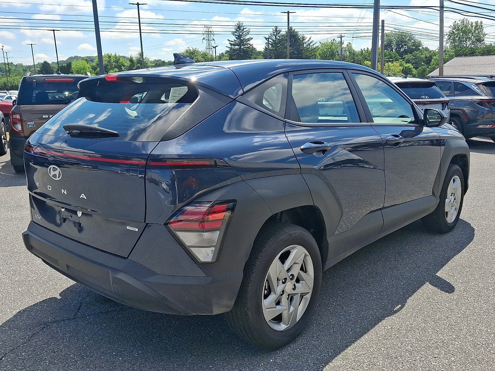 Certified 2025 Hyundai Kona SE AWD/4WD image 5