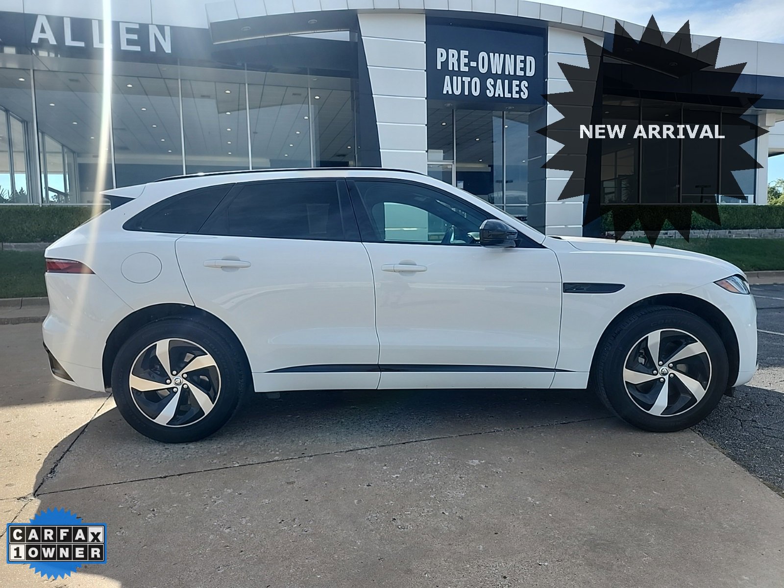 Used 2025 Jaguar F-PACE R-Dynamic S image 2