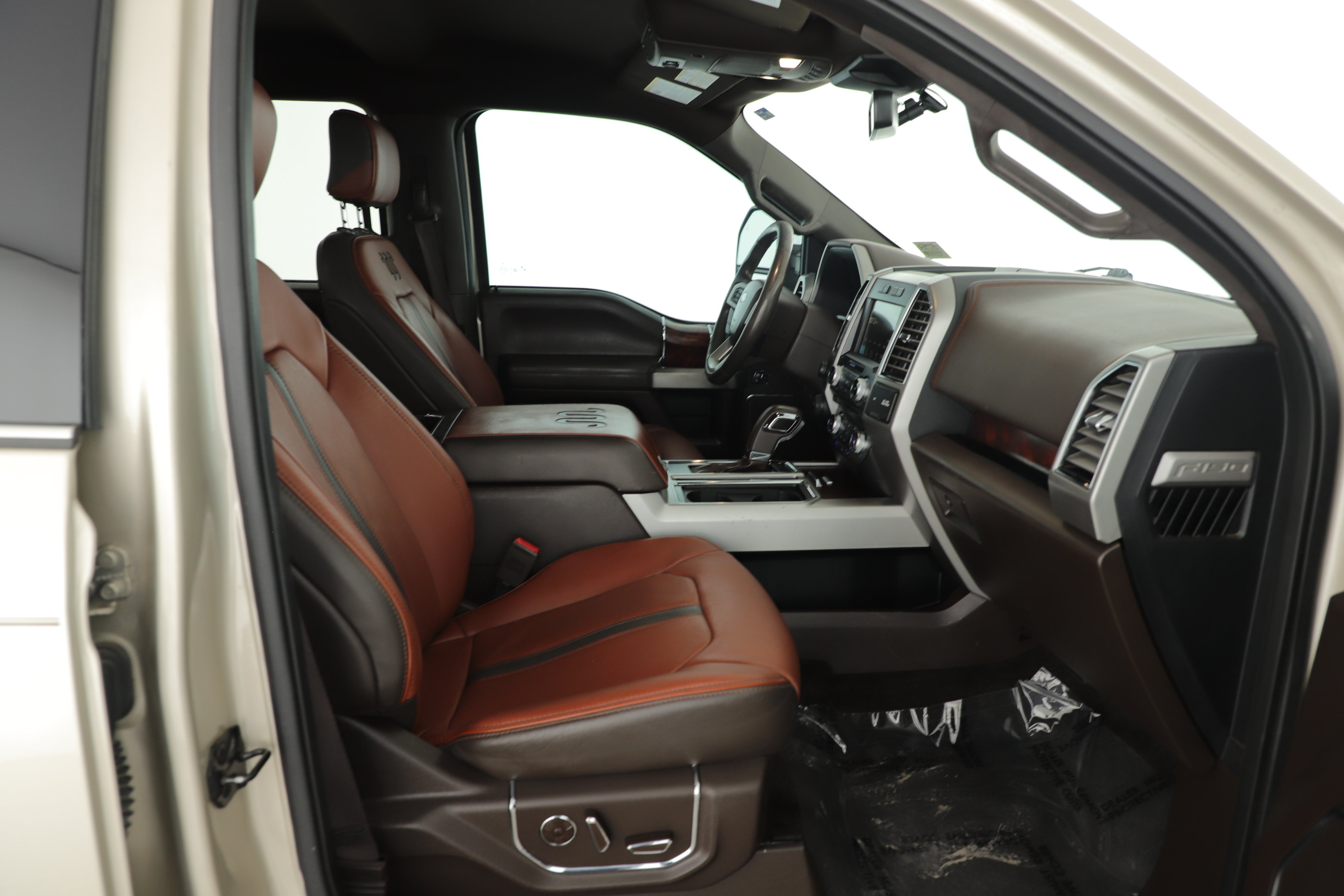 Used 2018 Ford F150 King Ranch w/ Equipment Group 601A Luxury AWD/4WD image 8