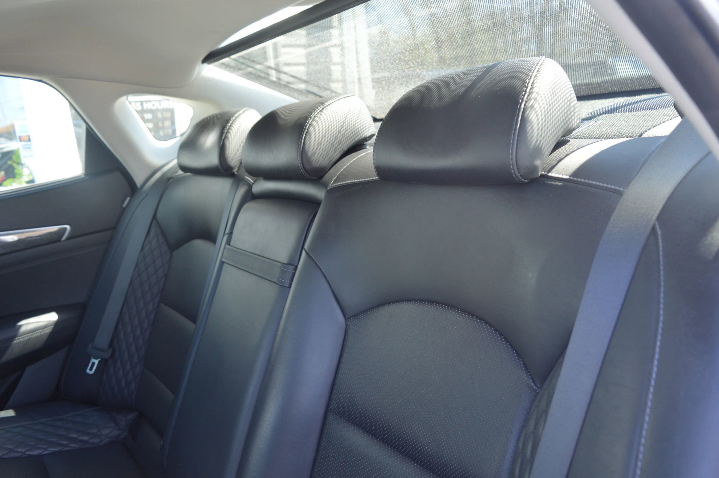 Used 2018 Kia Cadenza Limited image 15