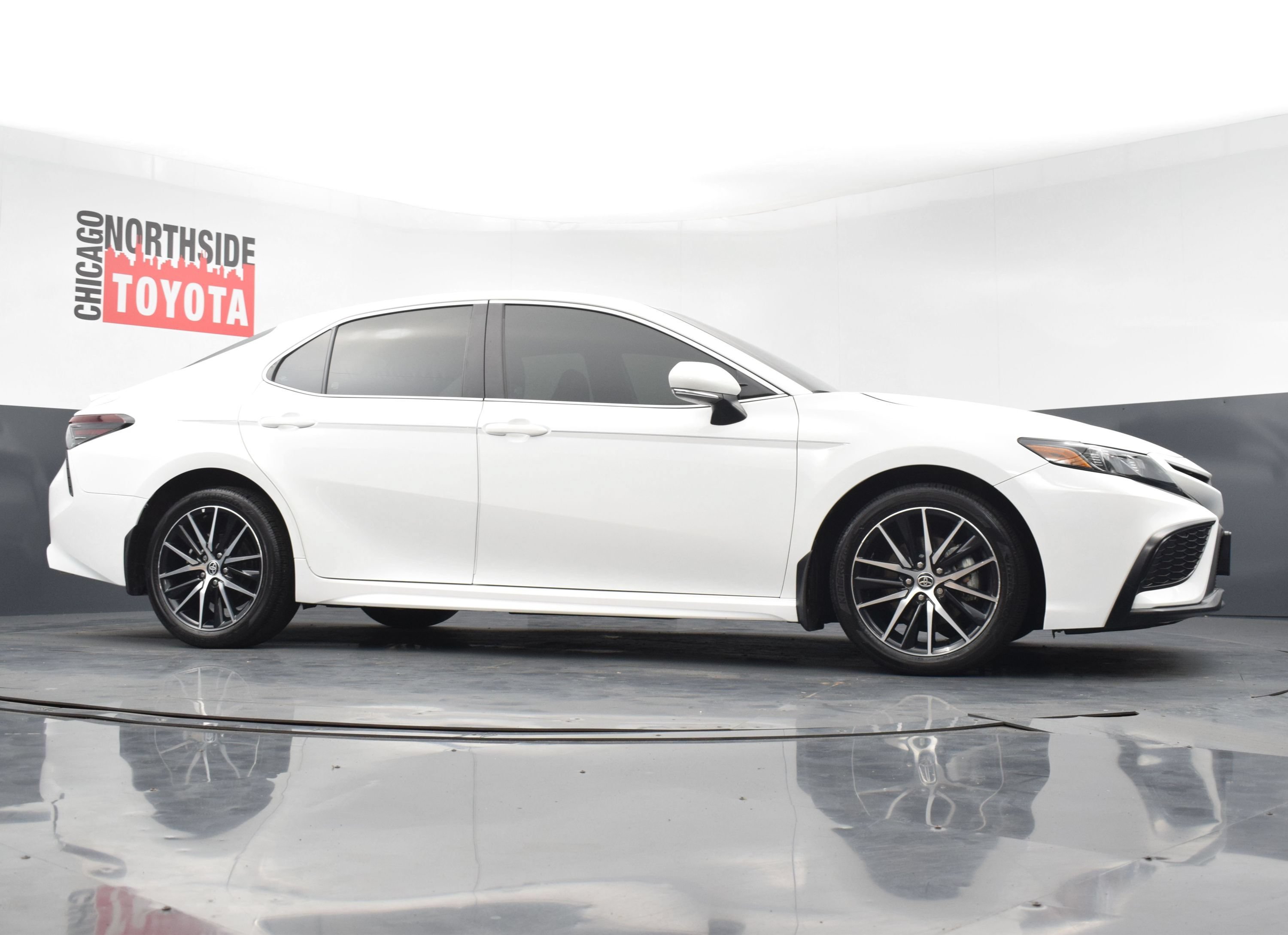 Used 2024 Toyota Camry SE w/ Cold Weather Package AWD/4WD image 29
