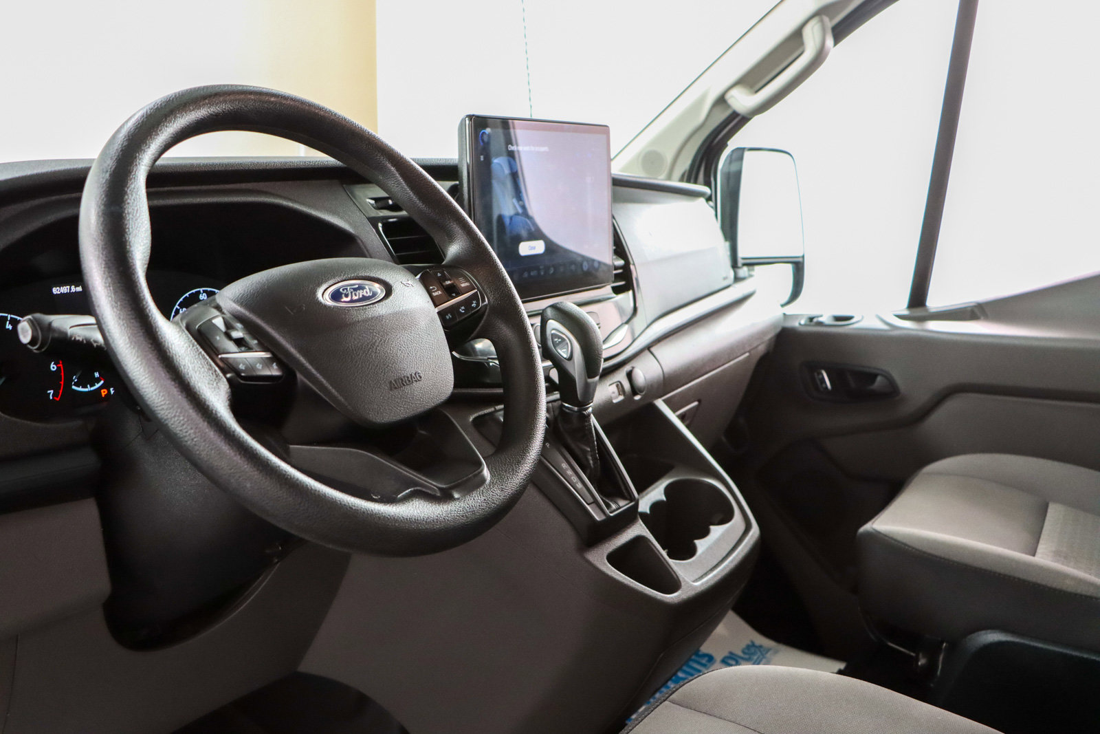 Used 2023 Ford Transit 350 XLT image 23