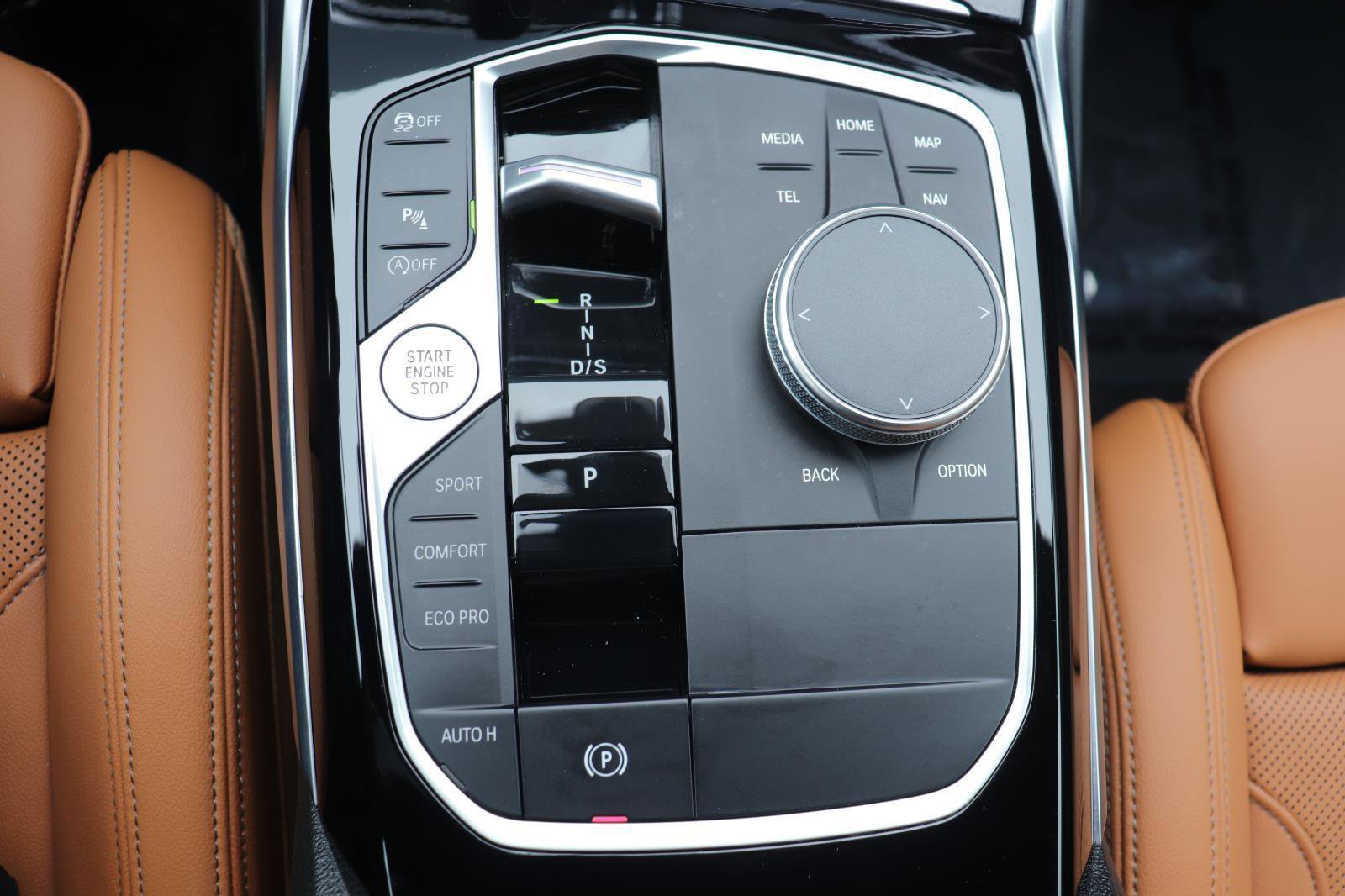 Used 2023 BMW 330i Sedan w/ Driving Assistance Package image 33