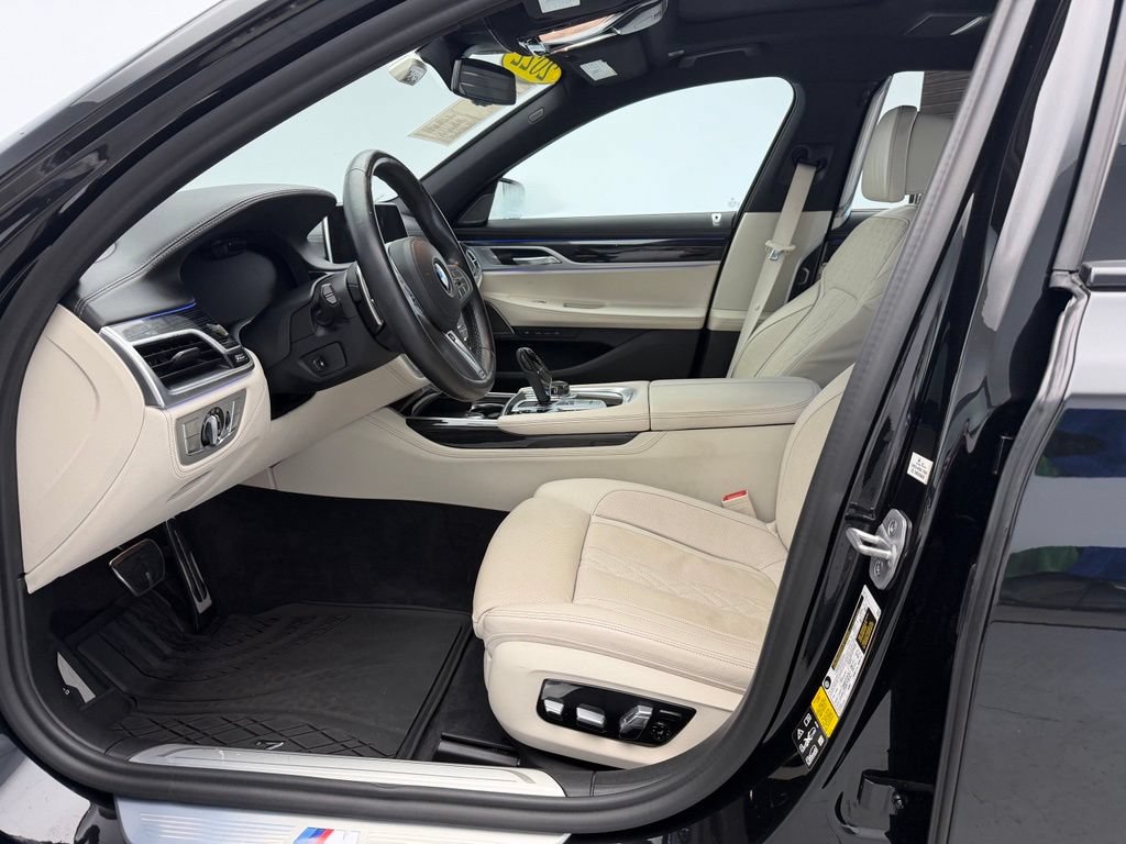Used 2022 BMW 750Li xDrive AWD/4WD image 6