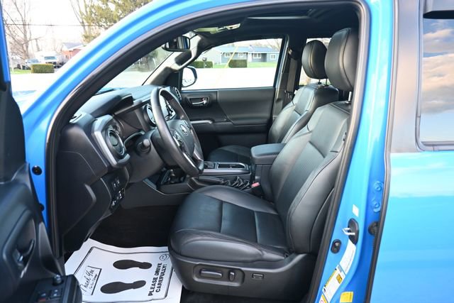 Used 2020 Toyota Tacoma TRD Sport w/ TRD Premium Sport Package image 26