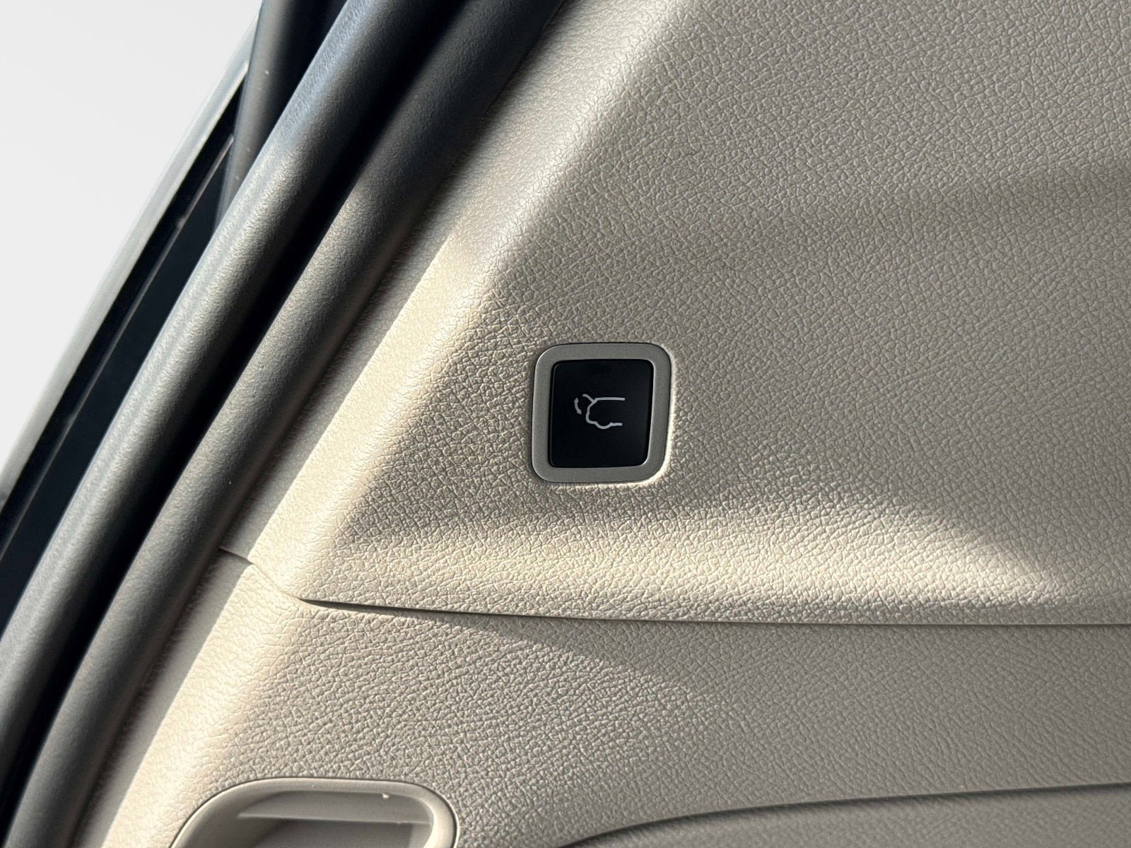 Used 2023 Chrysler Pacifica Touring-L FWD image 14