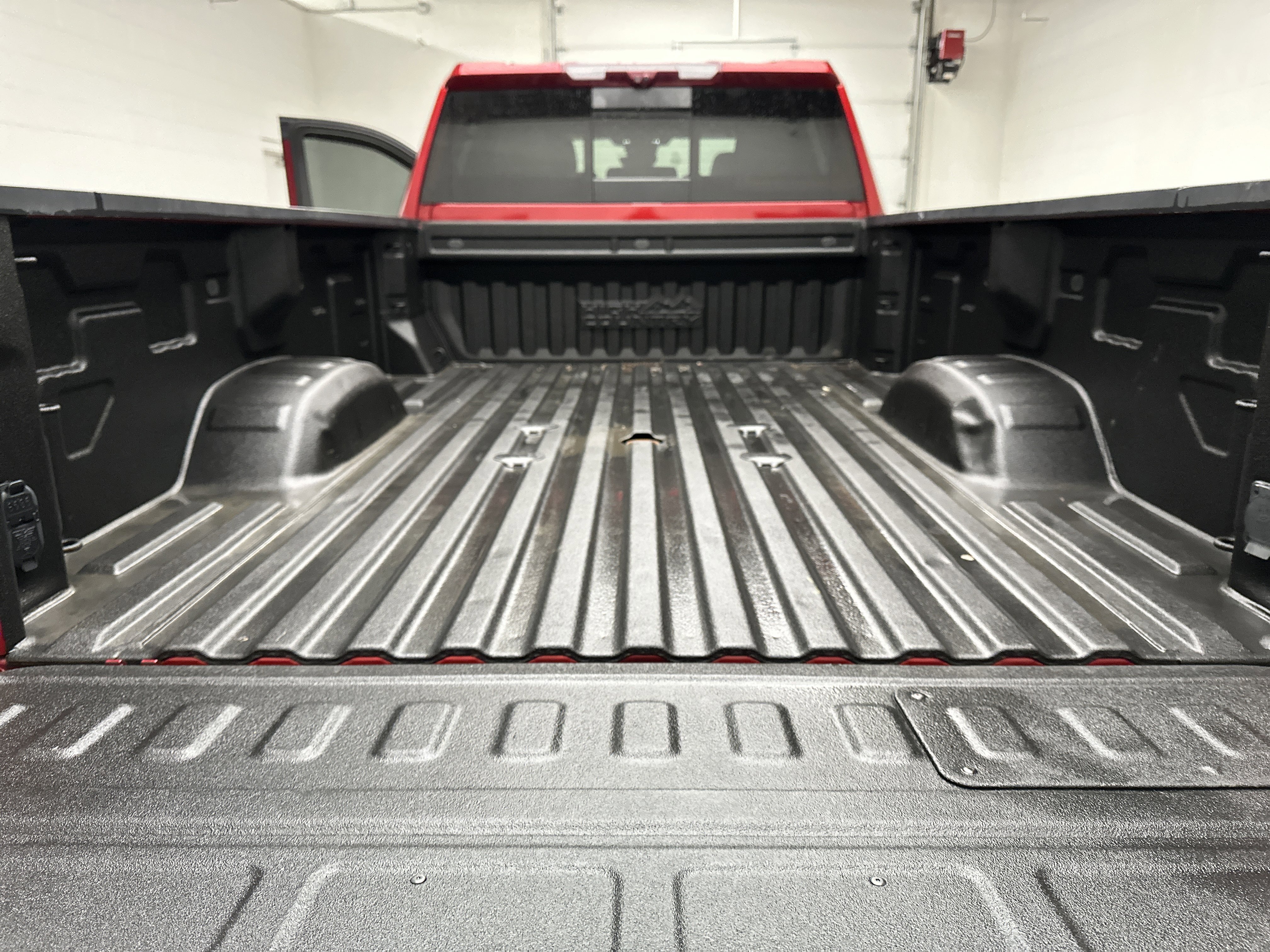 Used 2024 Chevrolet Silverado 3500 High Country w/ High Country Premium Package image 17