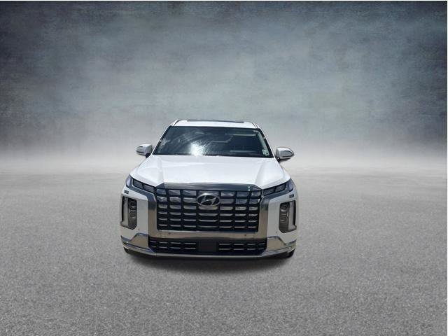 Used 2023 Hyundai Palisade Calligraphy FWD image 2