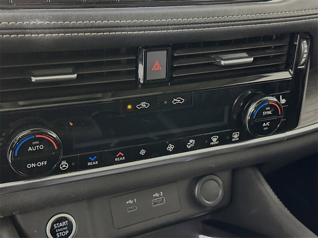 Used 2022 Nissan Rogue Platinum w/ Head-Up Display Package image 14