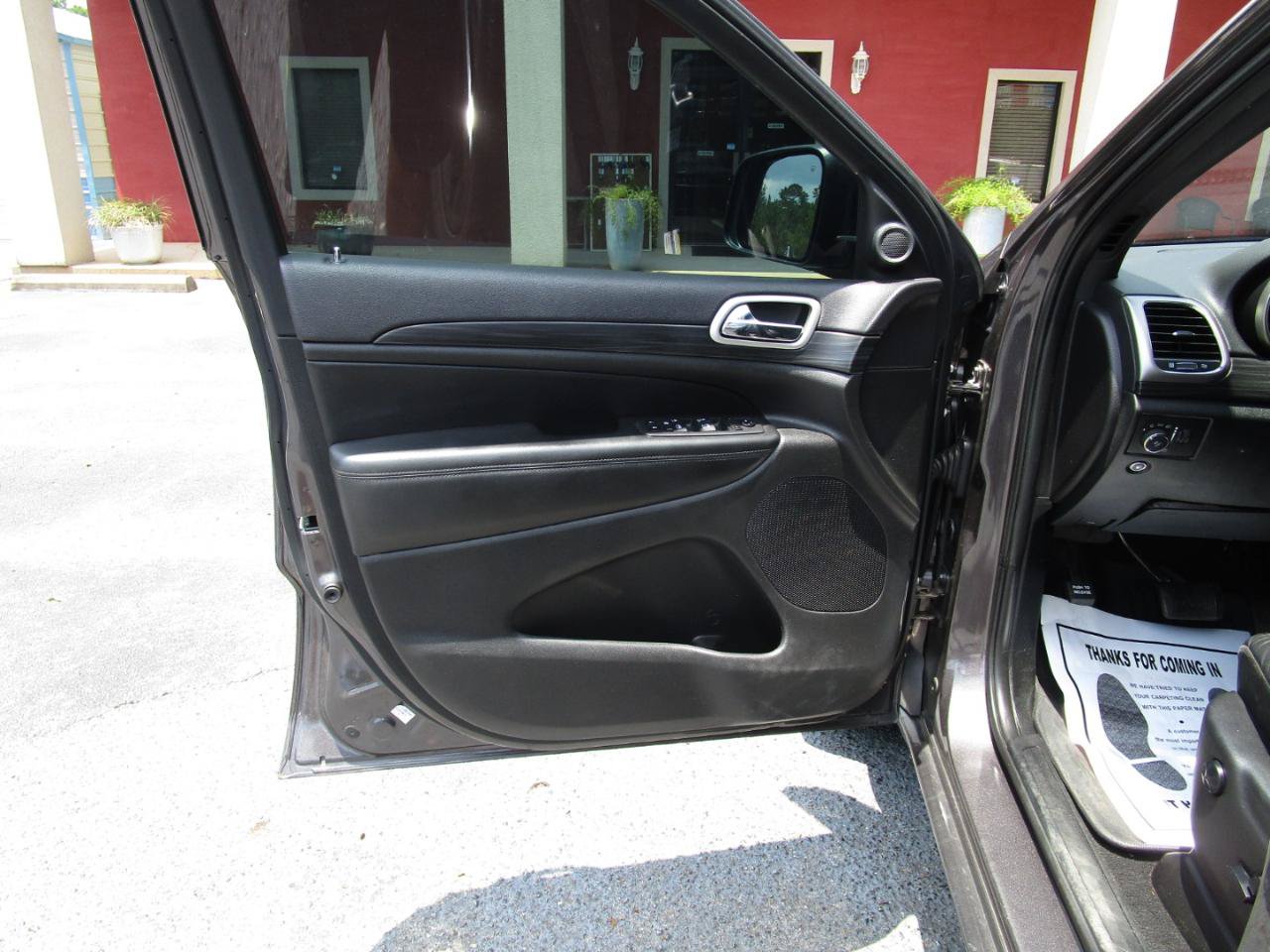 Used 2020 Jeep Grand Cherokee Altitude AWD/4WD image 20