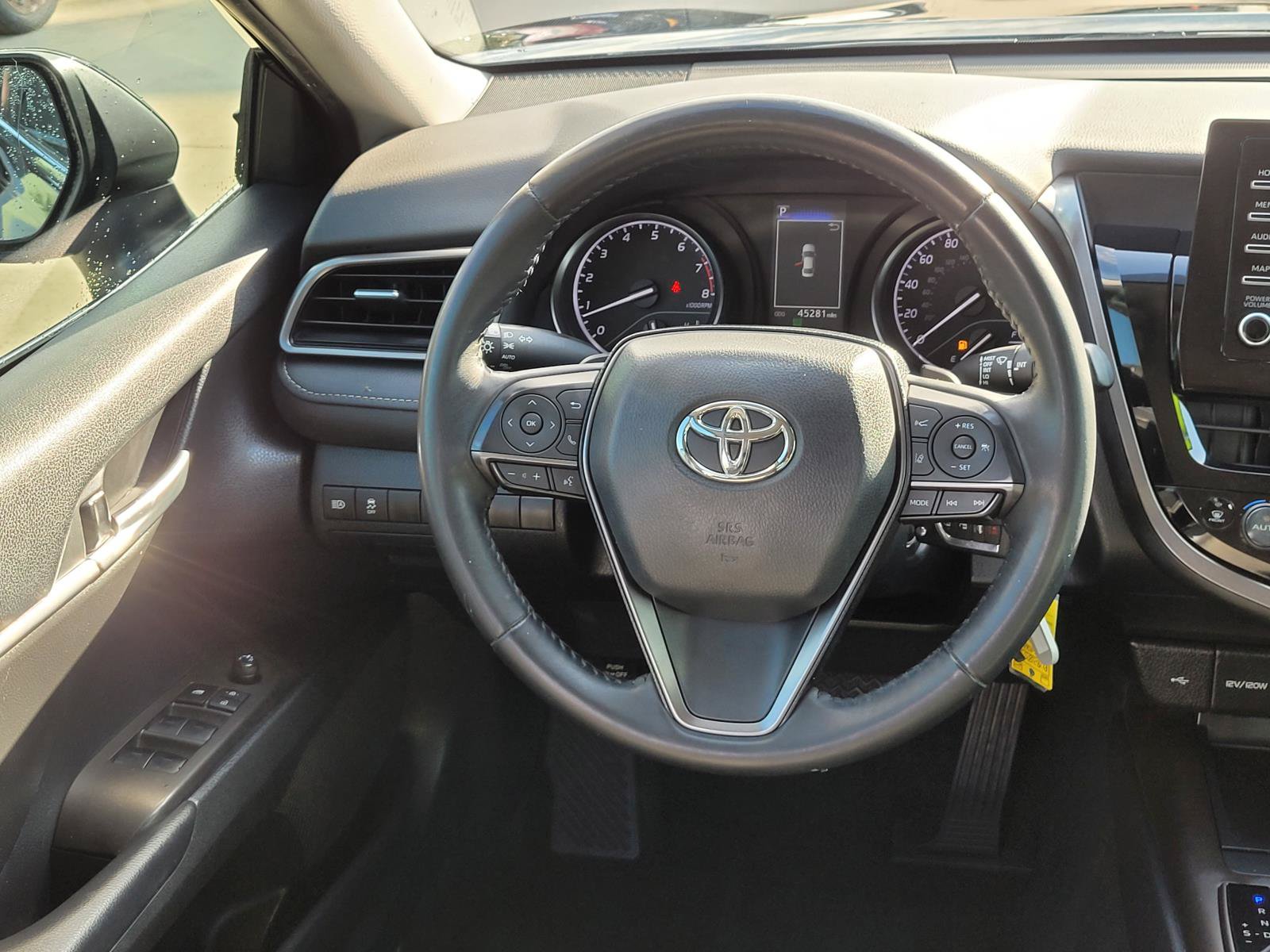 Used 2023 Toyota Camry SE FWD image 6