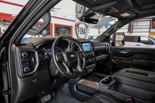 Used 2022 Chevrolet Silverado 3500 High Country w/ Technology Package AWD/4WD image 5