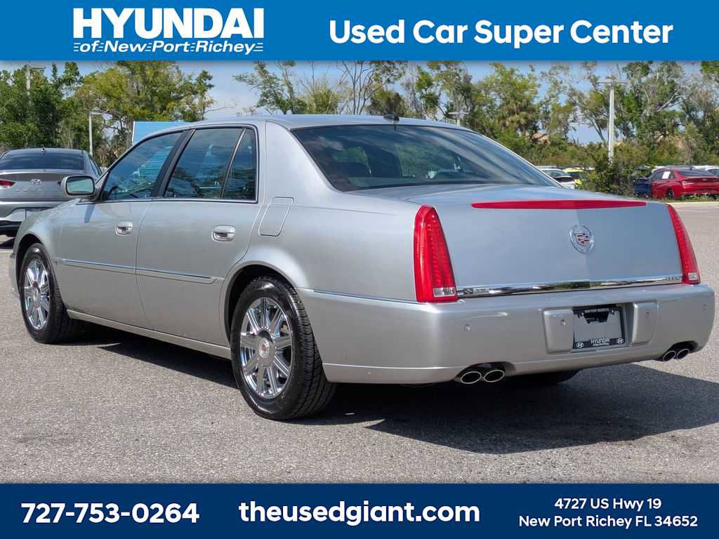 Used 2007 Cadillac DTS Luxury II image 3