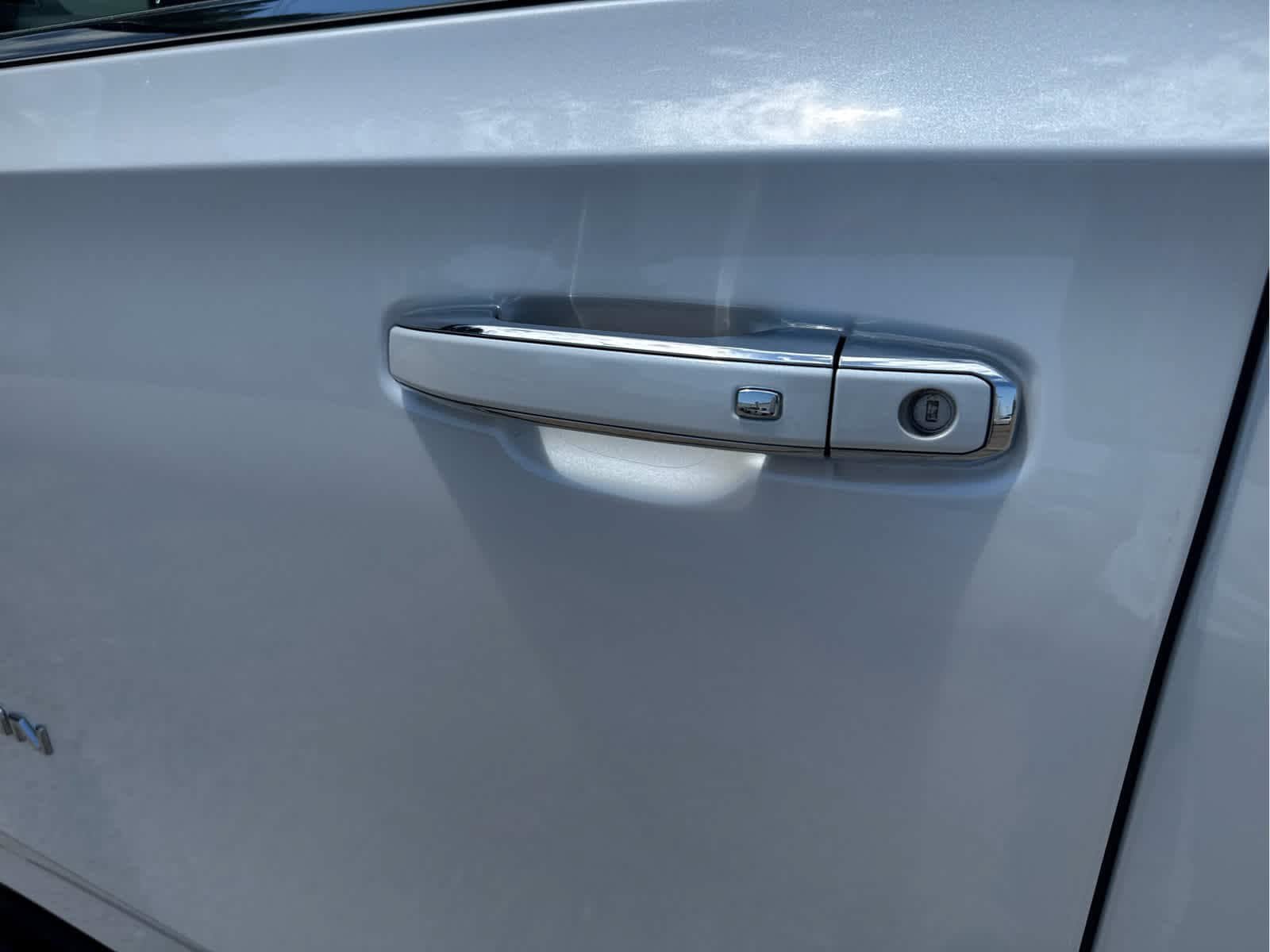 New 2025 Chevrolet Suburban Premier RWD image 14