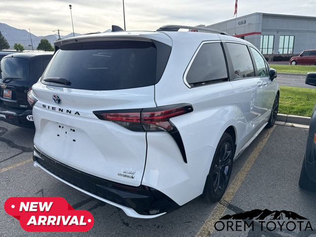 Used 2024 Toyota Sienna XSE FWD image 7