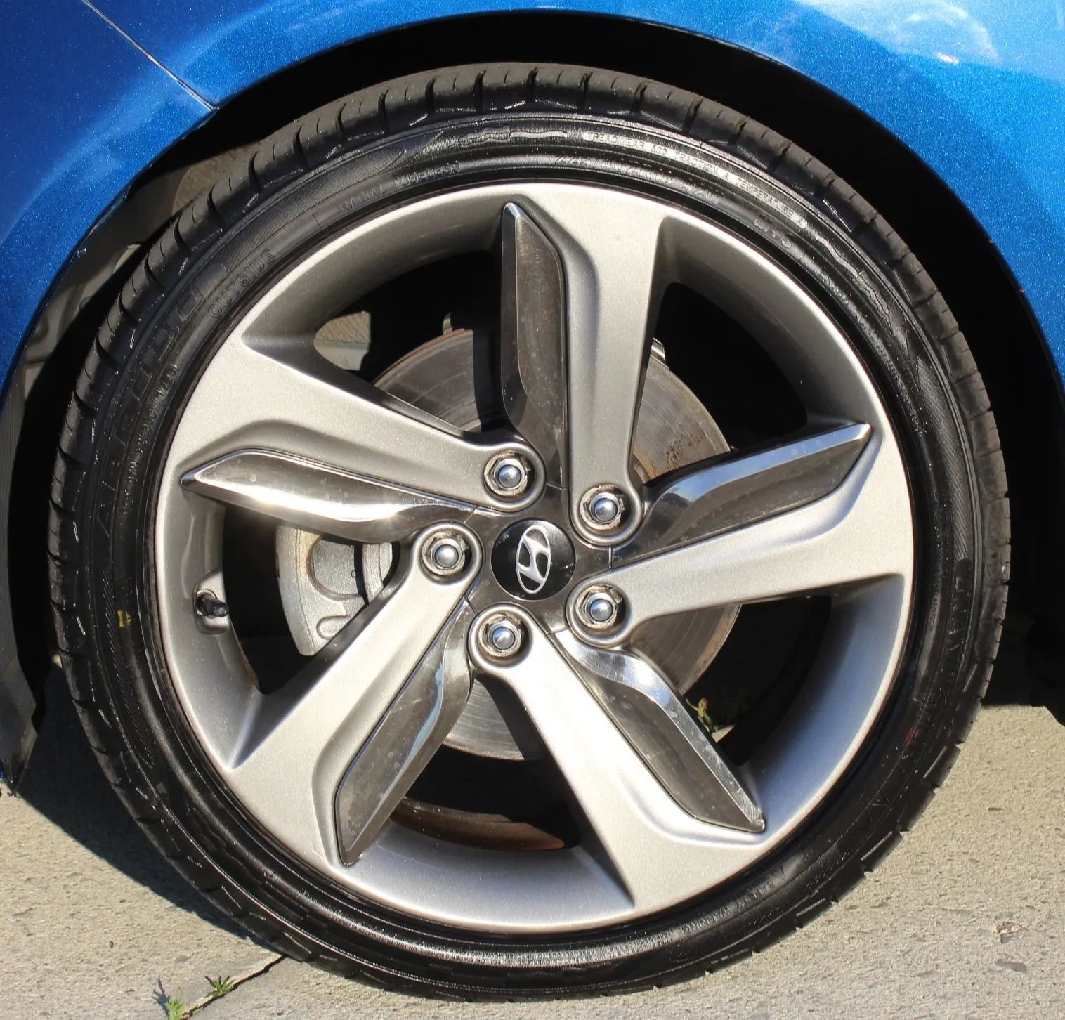 Used 2015 Hyundai Veloster Turbo R-Spec FWD image 9