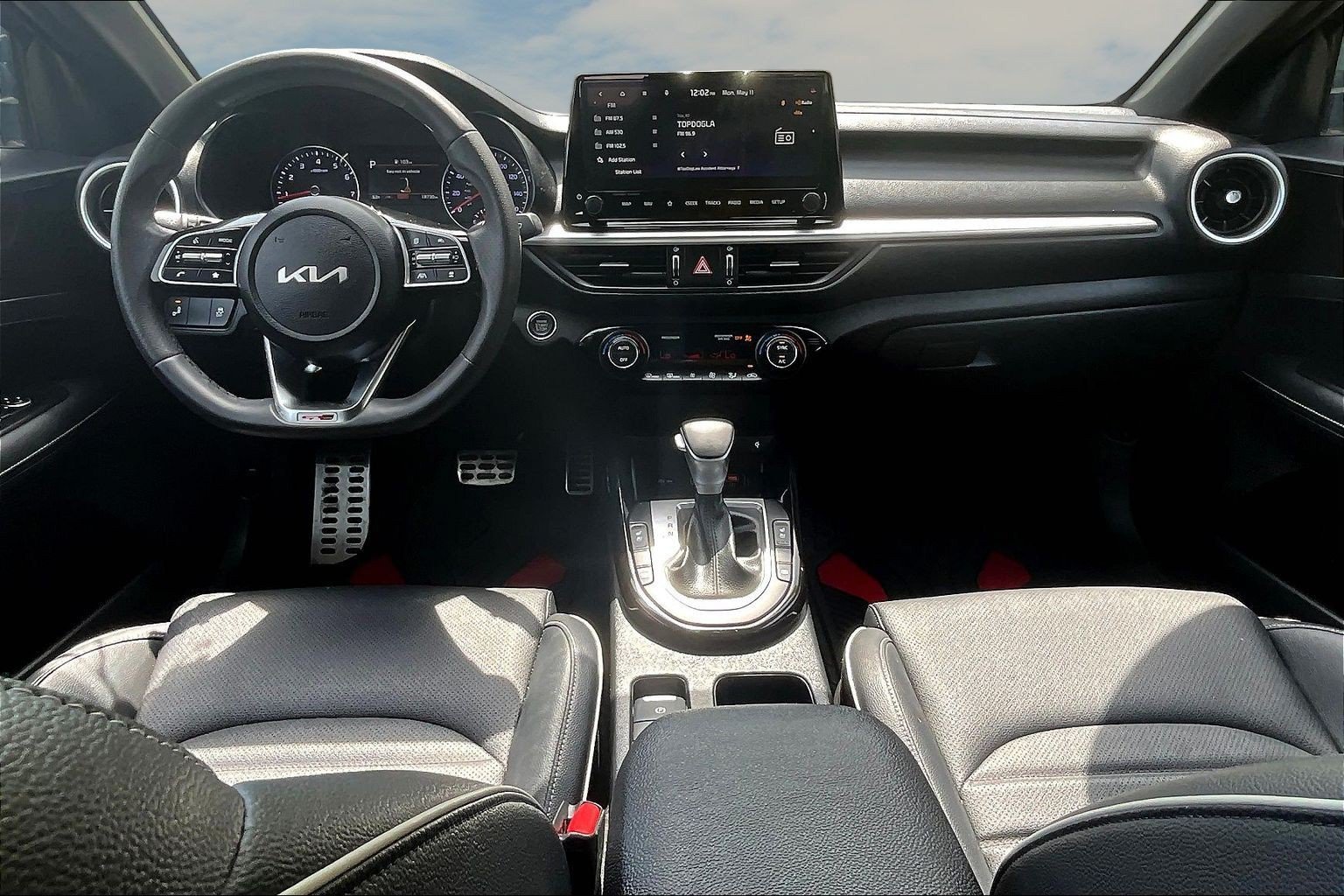 Used 2024 Kia Forte GT-Line w/ GT-Line Premium Package FWD image 7