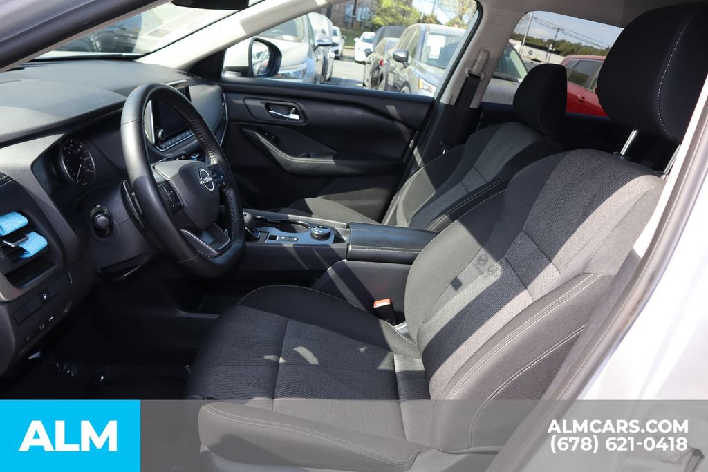 Used 2025 Nissan Rogue SV AWD/4WD image 10