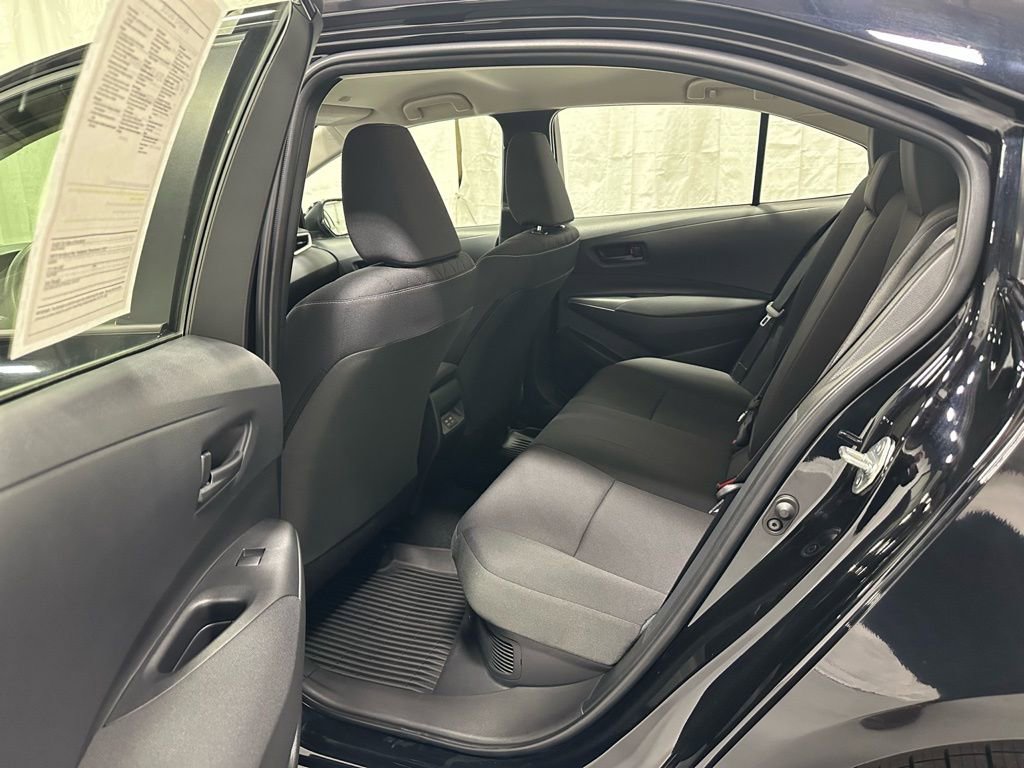 Used 2025 Toyota Corolla LE image 44