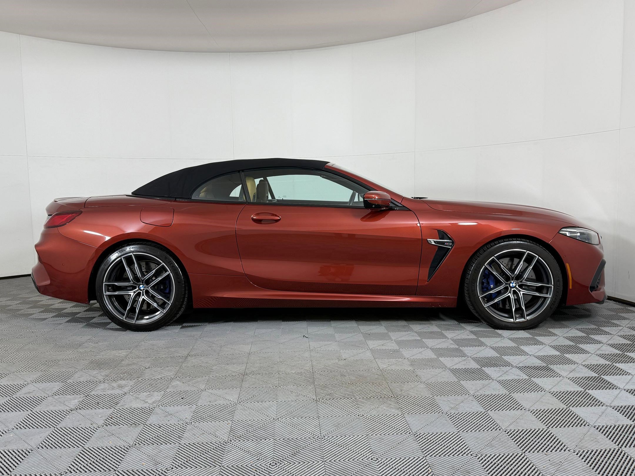 Used 2020 BMW M8 Convertible w/ M Driver's Package image 8