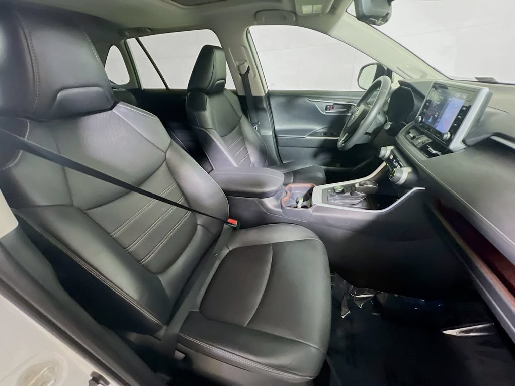 Used 2020 Toyota RAV4 Limited AWD/4WD image 23
