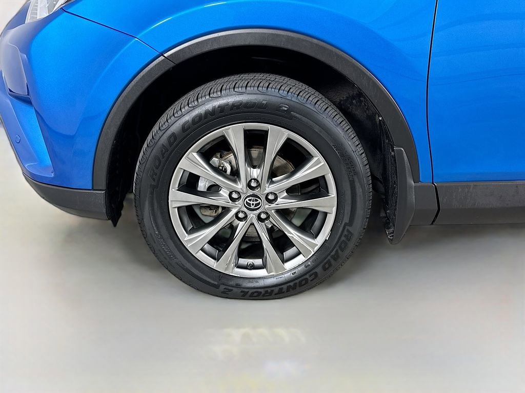 Certified 2018 Toyota RAV4 Limited w/ Advanced Technology Package image 34