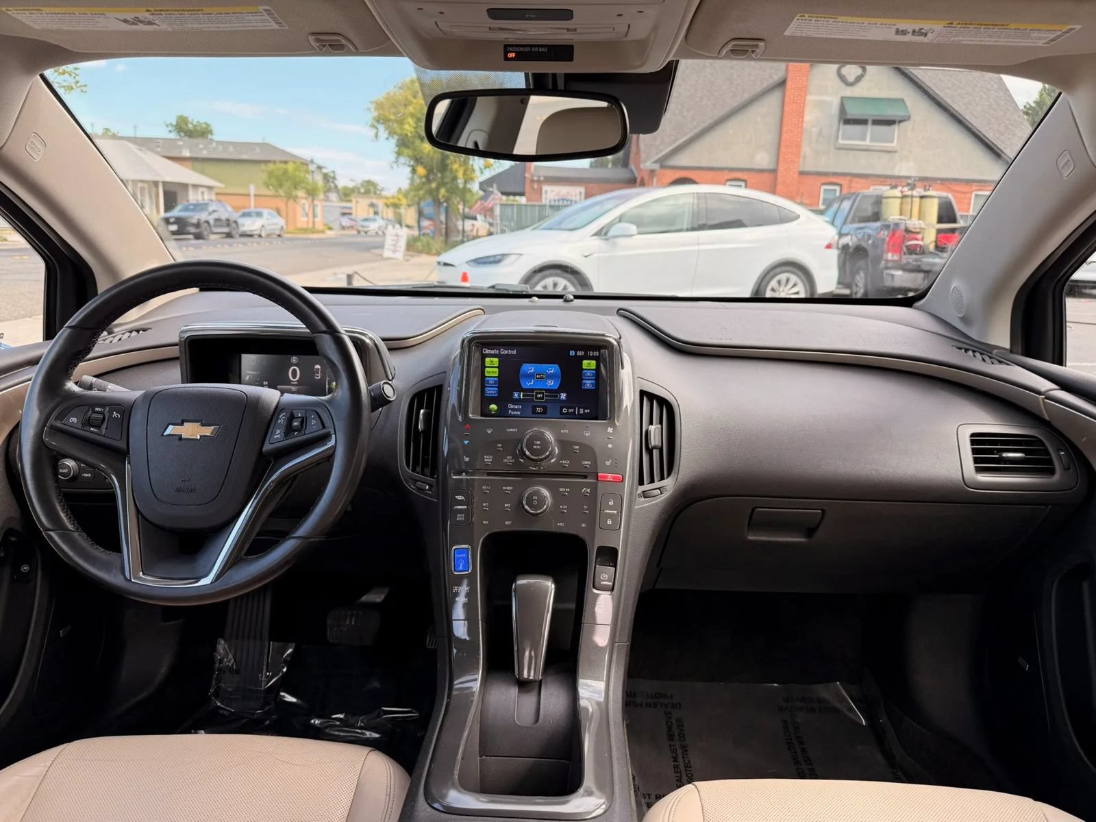 Used 2011 Chevrolet Volt Premium w/ Premium Trim Package FWD image 10