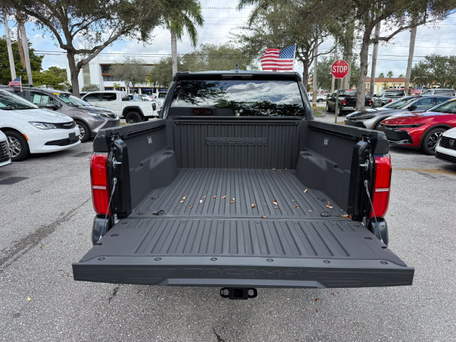 Used 2025 Toyota Tacoma SR5 AWD/4WD image 7