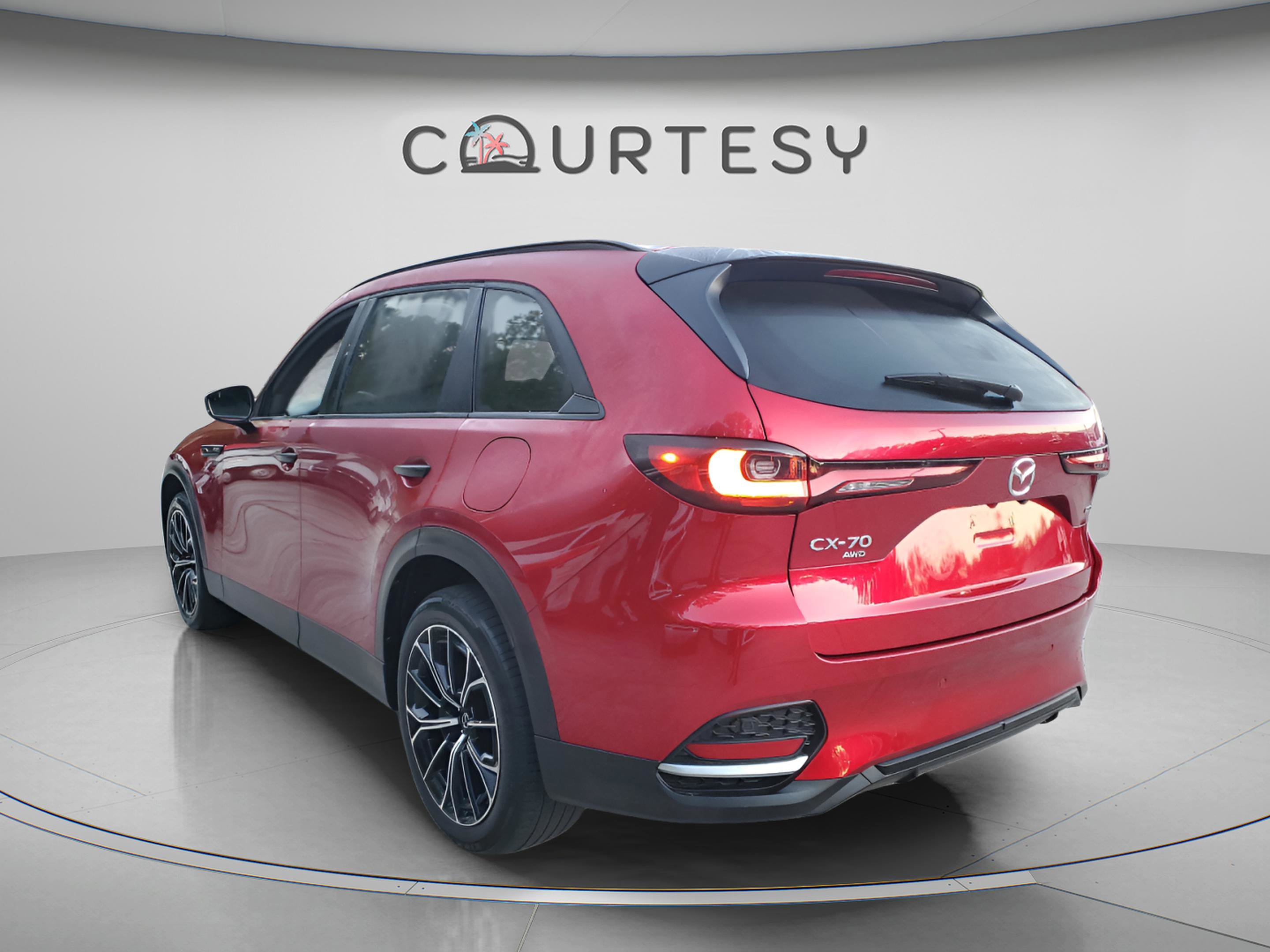 Used 2025 MAZDA CX-70 Plug-In Hybrid w/ Premium Plus AWD/4WD image 2