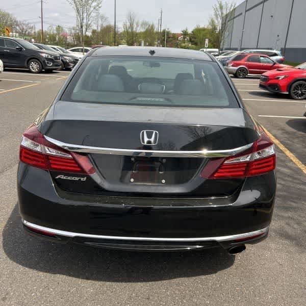 Used 2017 Honda Accord EX image 4