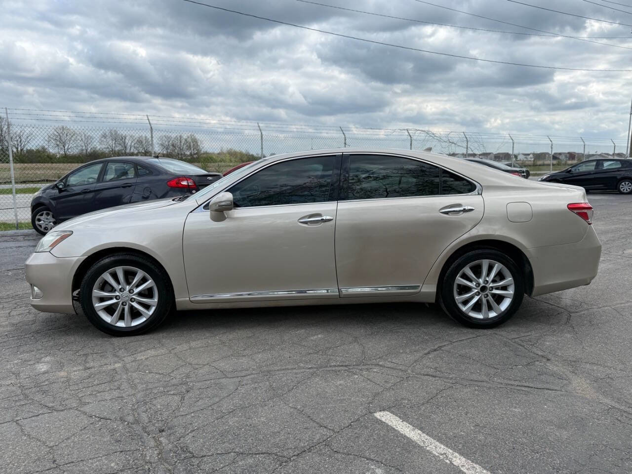 Used 2010 Lexus ES 350 FWD image 2