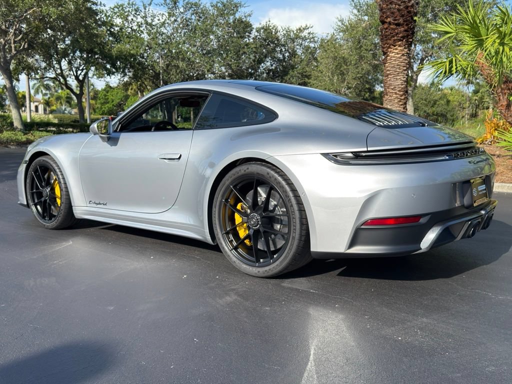 Used 2025 Porsche 911 Carrera 4 GTS AWD/4WD image 3