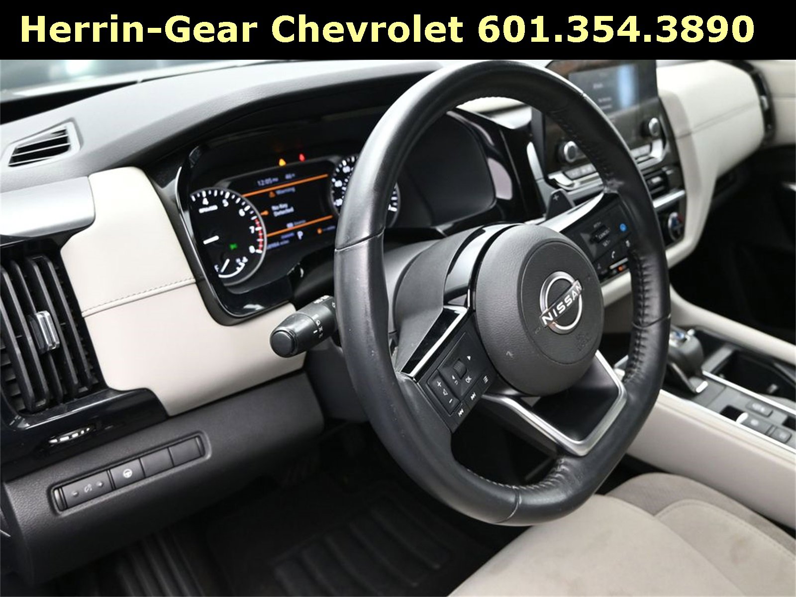 Used 2022 Nissan Pathfinder SV image 12