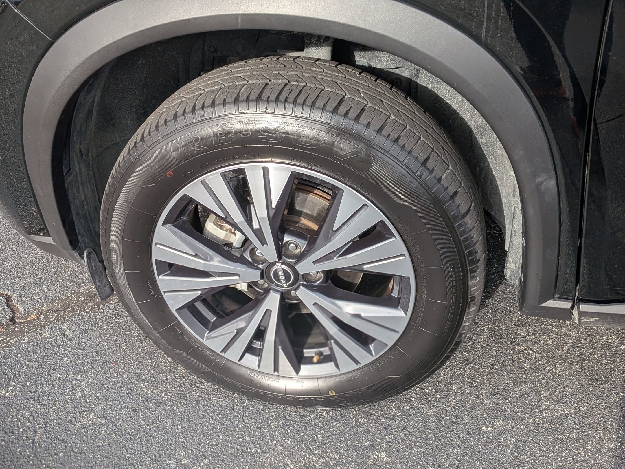 Used 2023 Nissan Rogue SV image 12