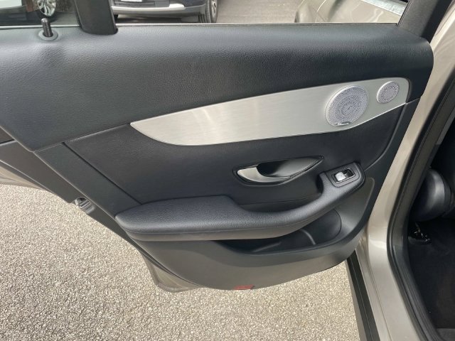 Used 2019 Mercedes-Benz GLC 300 4MATIC image 19