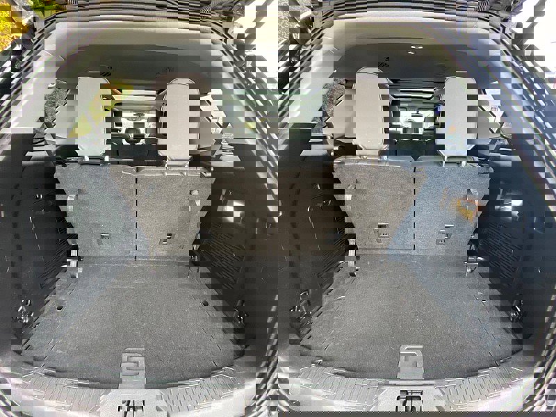 Certified 2022 Ford Explorer XLT w/ Equipment Group 202A image 10